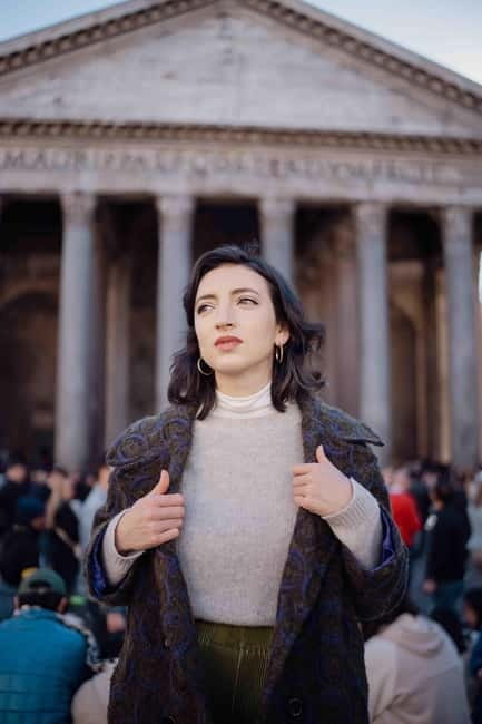 Rome: Photoshoot session with a Professional Photographer - Walking toward the Pantheon