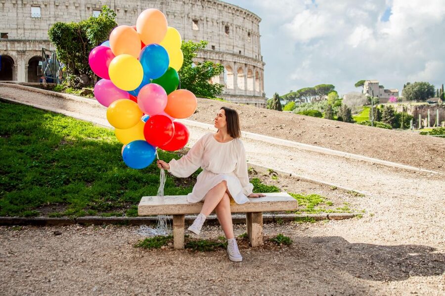 Rome: Professional Photoshoot With Balloons - Should you book the Colosseum balloon photoshoot?