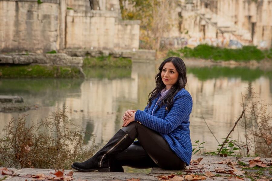 Rome: Professional Private Photoshoot at Castel Sant'Angelo - A natural style or classic posed portraits