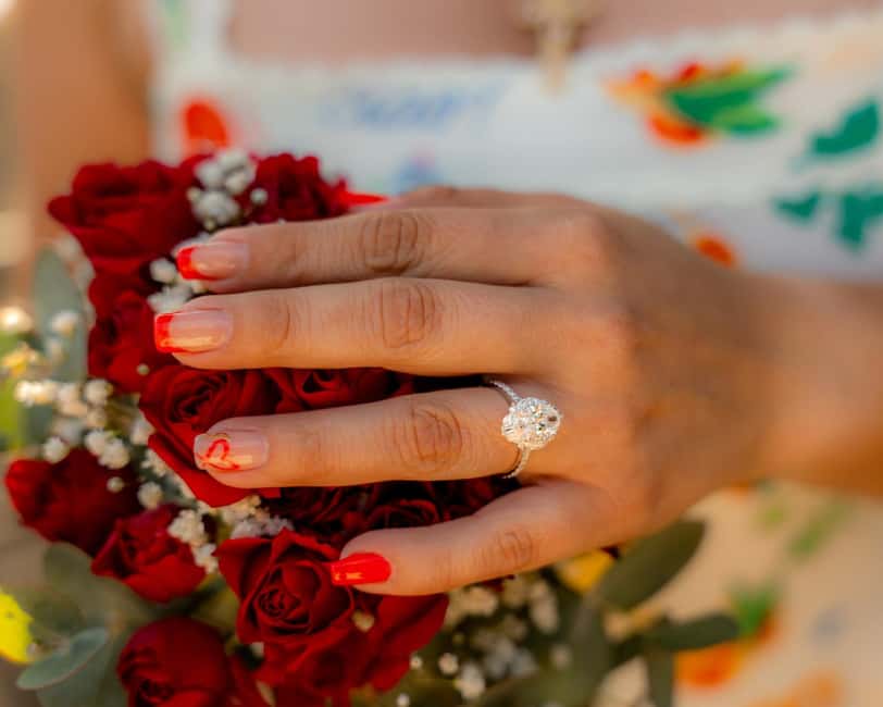 Rome: Romantic Proposal PhotoShoot - Meeting outside Colosseo Metro Station