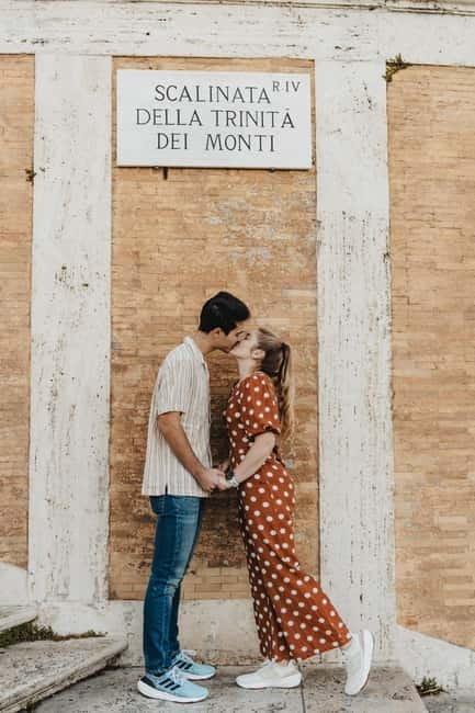 Rome: Spanish Steps Photoshoot (Early Morning) - A private group changes the feel