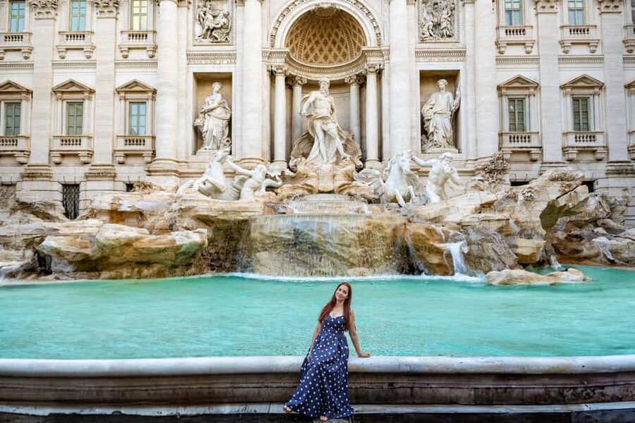 Rome: Trevi Fountain Photoshoot – Private & Personalized - Posing help for couples, families, and proposals