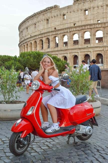 Rome: Vespa tour “When in Rome” with Dessert and Photography - What the photography option adds