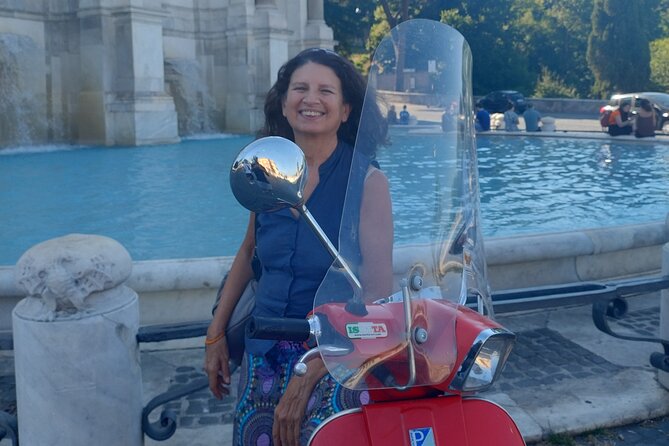 Rome Vespa tour with Pro Photographer - Acqua Paola Fountain and Janiculum Hill views