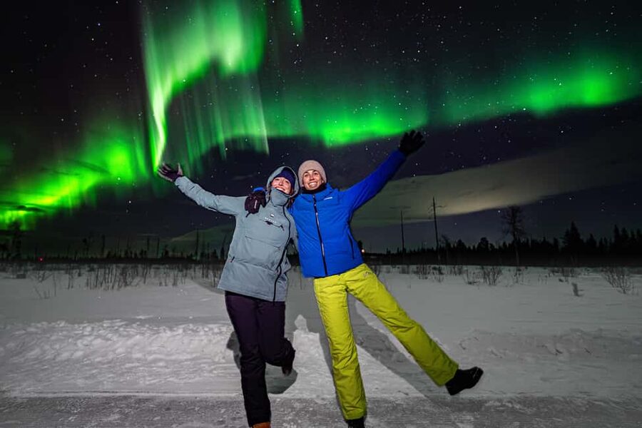 Rovaniemi: Aurora Hunt - Free Photos, 100% Guaranteed Refund - A proper Aurora chase, not a short bus ride