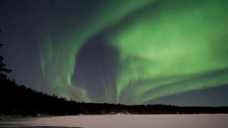 Rovaniemi: Aurora Hunting Photography Tour with Barbeque - Should you book this aurora tour?