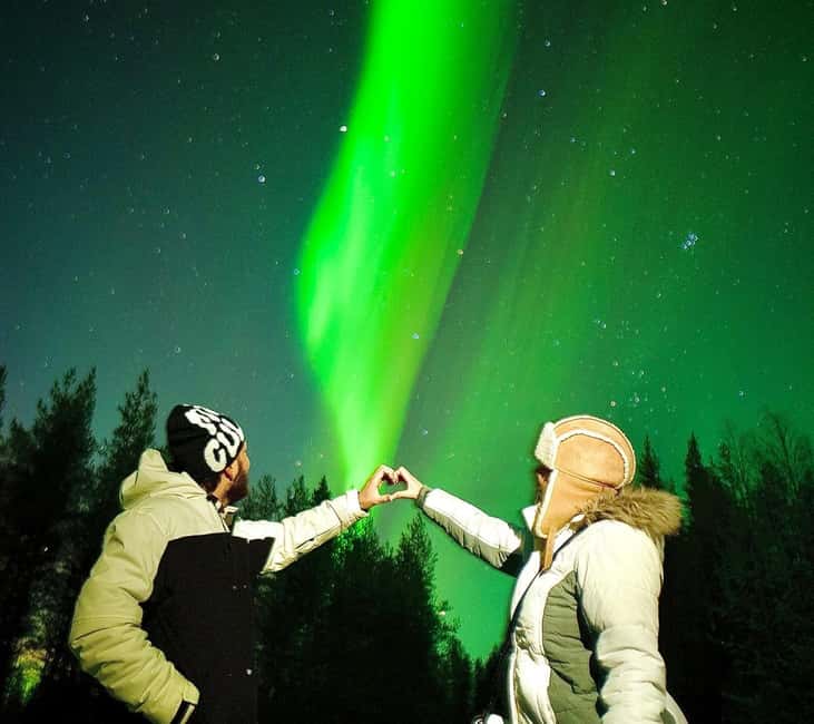 Rovaniemi: Guaranteed Northern Lights & Photography Tour - Leaving Rovaniemi in a warm minivan