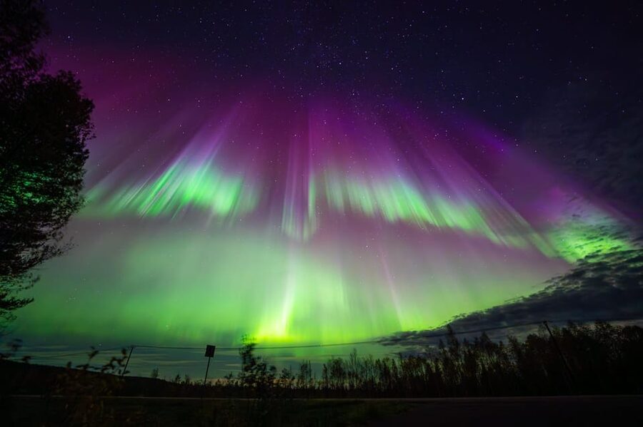 Rovaniemi: Guaranteed Ultimate Aurora Hunt with Photographer - From your Rovaniemi hotel to the first dark road