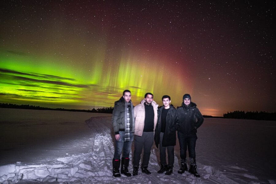 Rovaniemi: Guaranteed Ultimate Aurora Hunt with Photographer - The eight-hour cost and what you receive