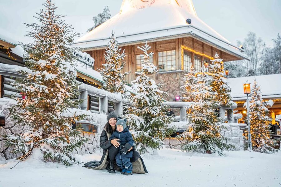 Rovaniemi: Private Pro Photoshoot in Santa Claus Village - Who should book this experience?