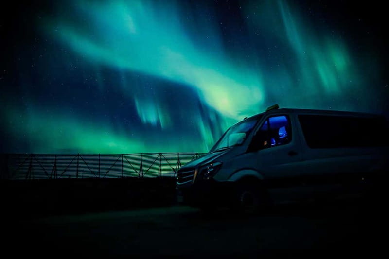 Saariselkä,Kakslauttanen: Aurora Hunting & Photography Tour. - Guides, photos, and the human side of the tour