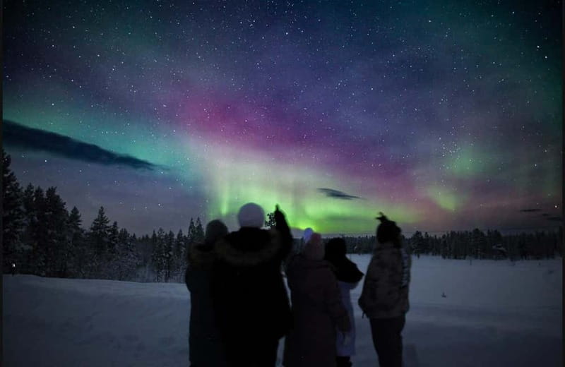 Saariselkä,Kakslauttanen: Aurora Hunting & Photography Tour. - Pickup timing is more exact than it first appears
