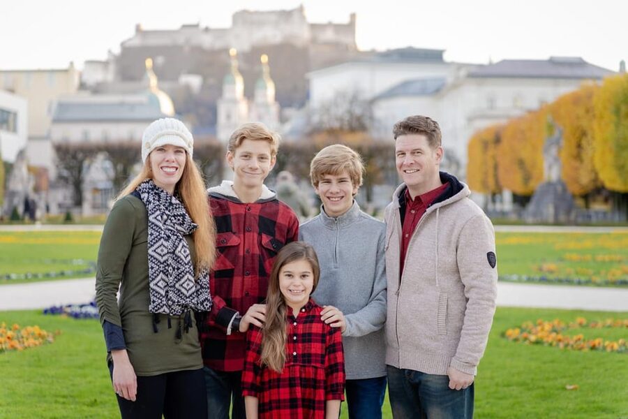 Salzburg City: private photoshoot at Salzburgs landmarks - Meeting at the Pegasus Fountain beside Mirabell Castle