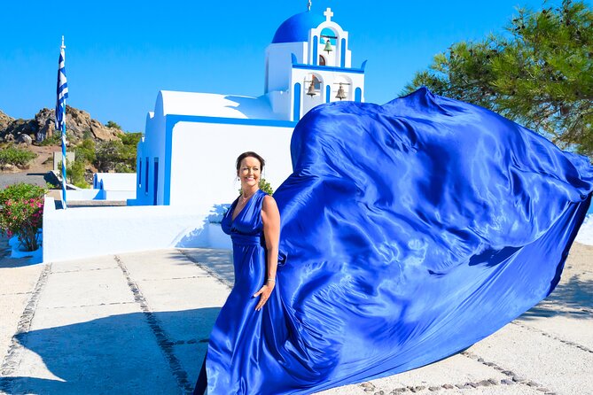 Santorini 2h Private Flying Dress Photoshoot with Transportation - What you receive after the session