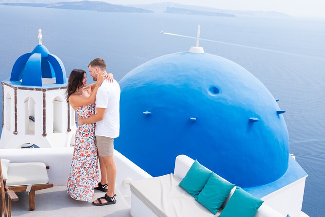 Santorini 3 hours Photo Tour with your personal Photographer - What the private driver adds