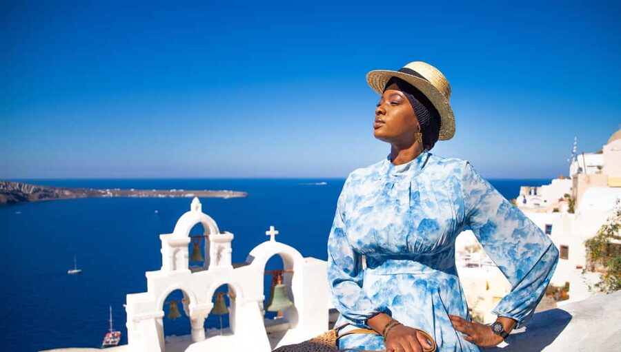 Santorini: 40-minute Photoshoot in Oia - Why a Short Oia Photoshoot Makes Sense