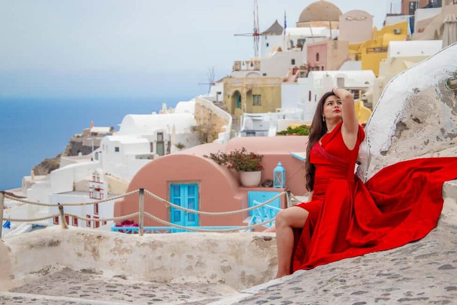 Santorini: 40-minute Photoshoot in Oia - What You Receive and When to Expect the Photos