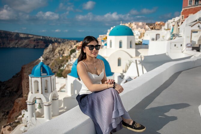 Santorini couple photoshoot with 50 edited photos! - Stop two: caldera views and Santorini scenery