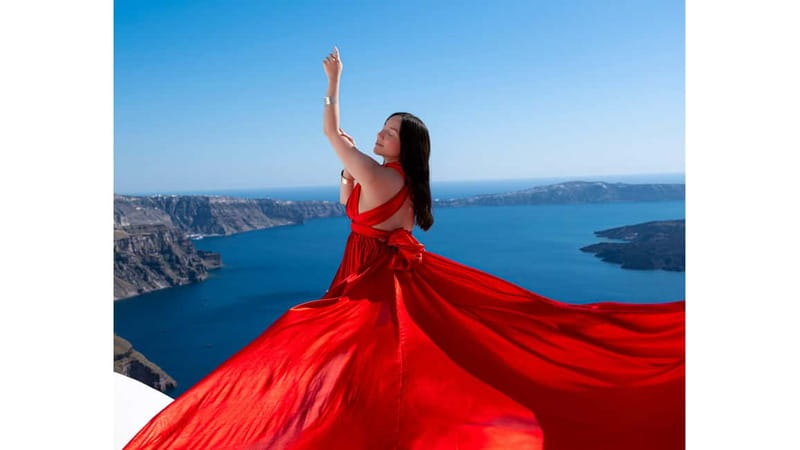 Santorini: Flying Dress Photoshoot with Edited Photos - Key points to know before booking