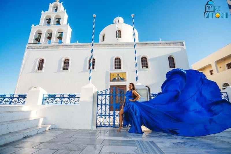 Santorini:FlyingDress Photoshoot with edited pics and pickup - Who should book this Santorini photoshoot?