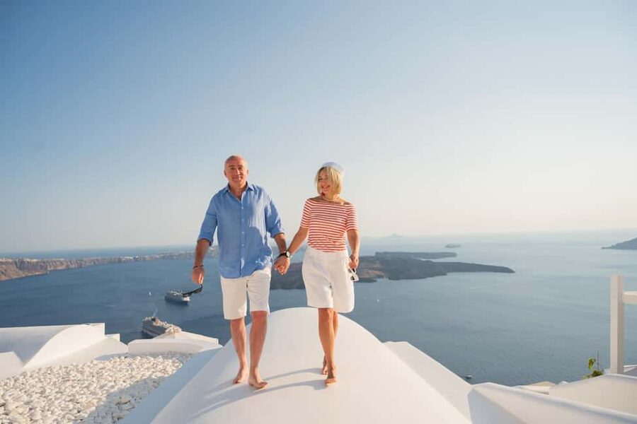 Santorini: Imerovigli Professional Photoshoot in Blue Dome - Who will get the most from this experience
