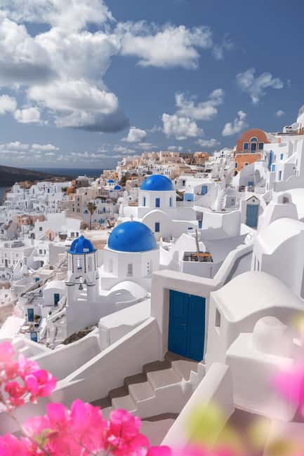 Santorini: Oia Flying Dress Photoshoot by SokoLOVE - Alex’s Step-by-Step Posing Direction