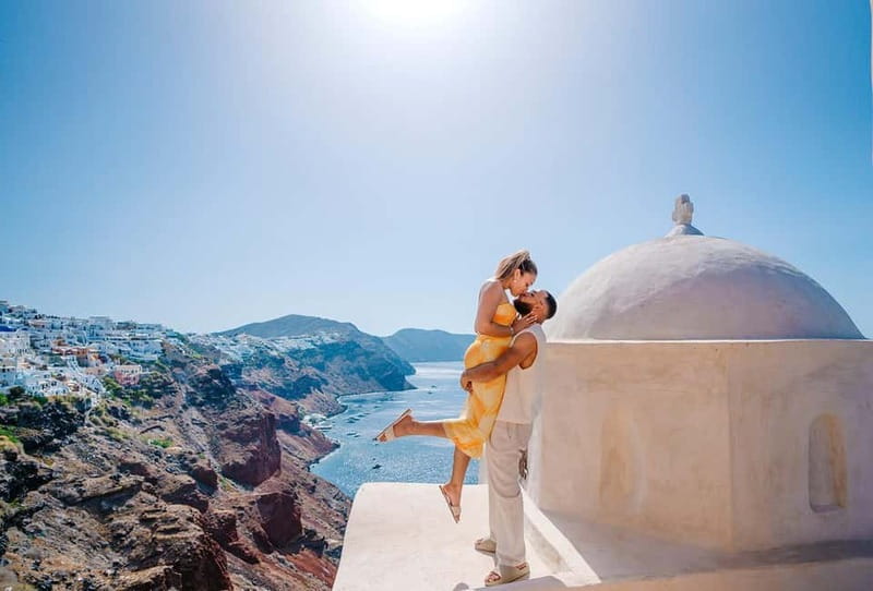 Santorini: Oia Private Couple Photoshoot with 35 Photos - Key points to know