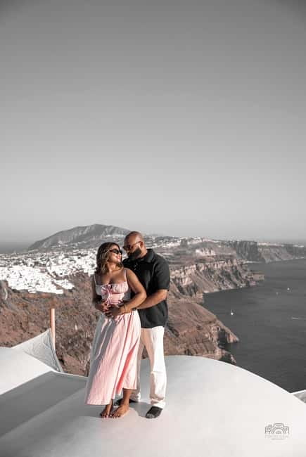 Santorini: Oia Private Couple Photoshoot with 35 Photos - Who will get the most from this experience