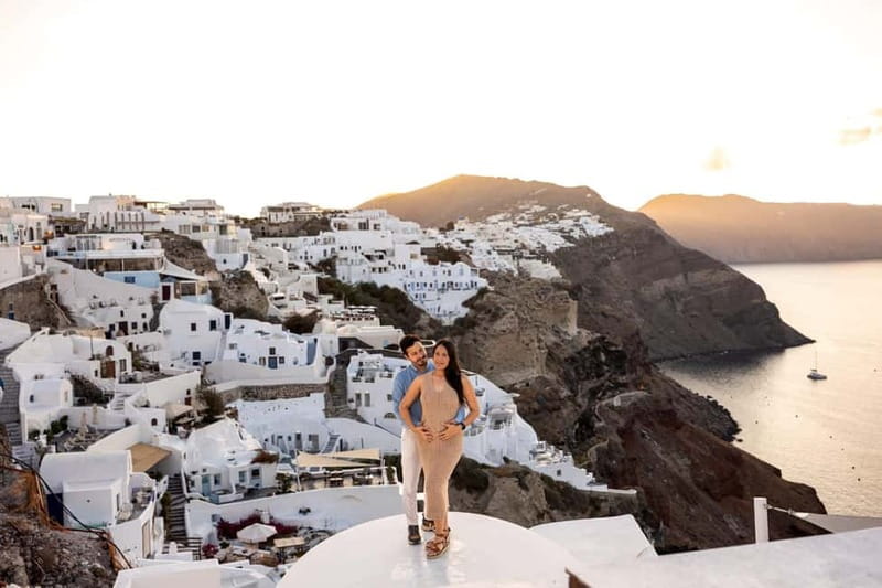 Santorini: Photo Tour With Professional Photographer - Choosing between one hour in Oia and three hours across Santorini