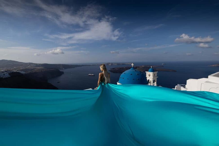 Santorini: Private Flying Dress Photoshoot at Iconic Spots - Why a Santorini flying dress session works