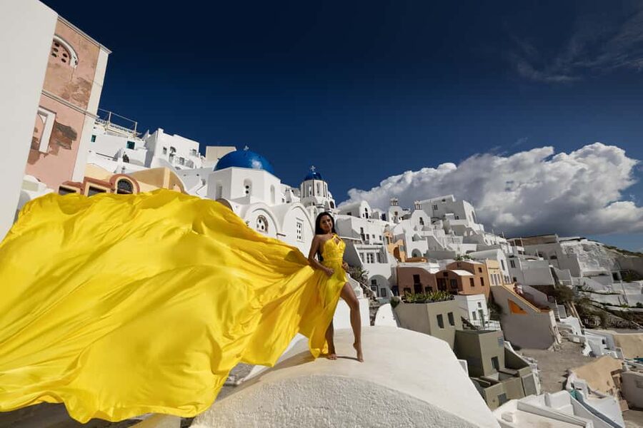 Santorini: Private Flying Dress Photoshoot at Iconic Spots - Timing, heat, wind, and walking