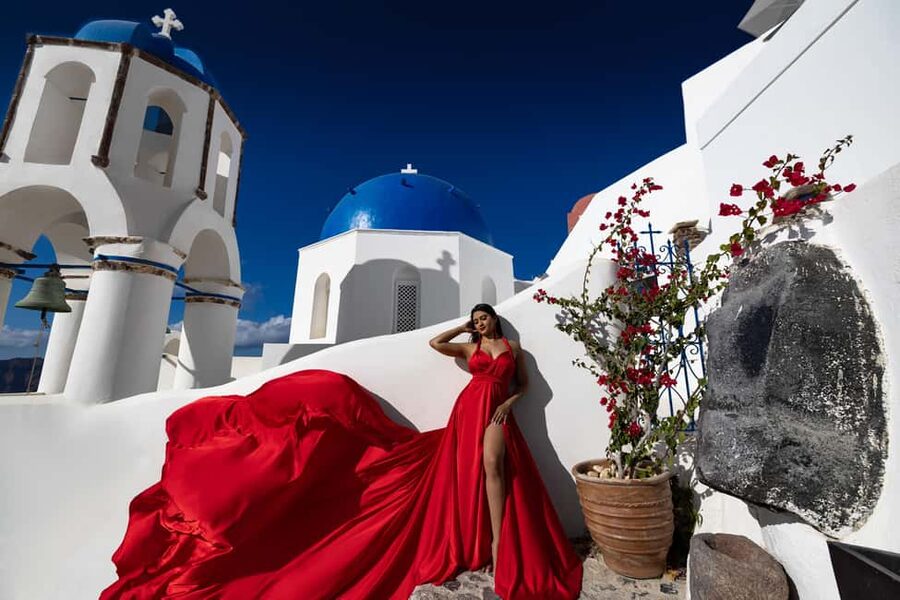 Santorini: Private Flying Dress Photoshoot at Iconic Spots - Choosing between Oia and Imerovigli