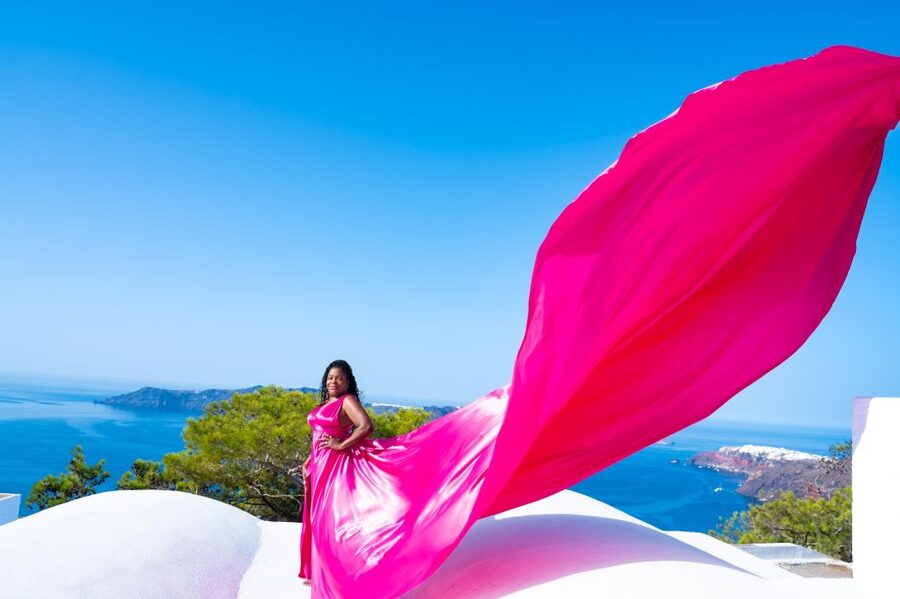 Santorini: Private Flying Dress Photoshoot with Pickup - Key points at a glance