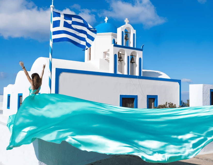 Santorini: Private Flying Dress Photoshoot with Pickup - Oia: the main postcard setting