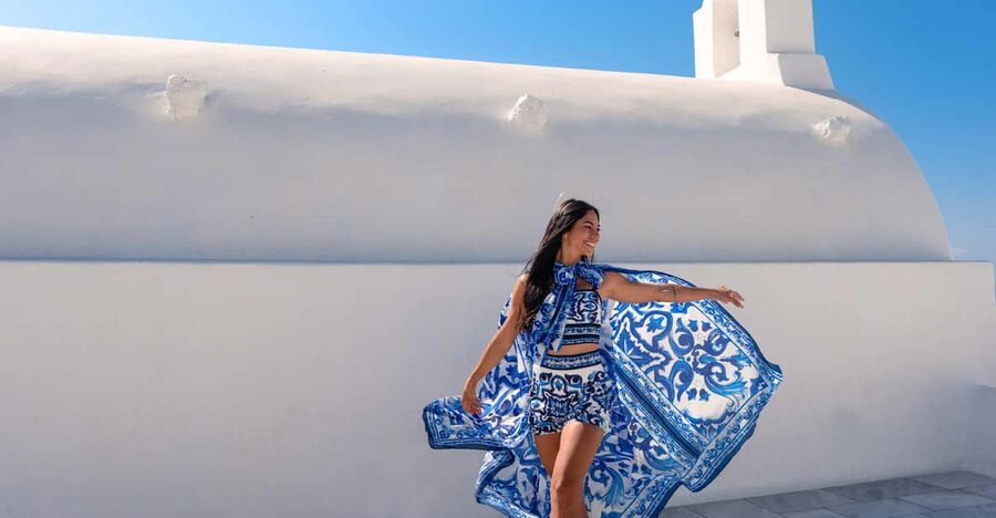 Santorini: Private Photoshoot Tour by a Pro Photographer - Key points at a glance