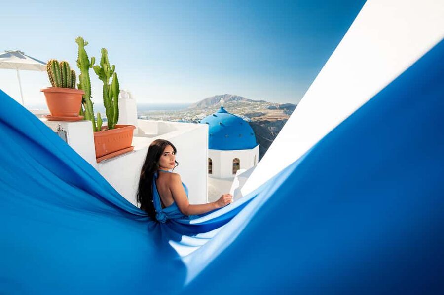 Santorini: Proffessional Flying Dress Photoshoot - Should you book the Imerovigli flying dress session?