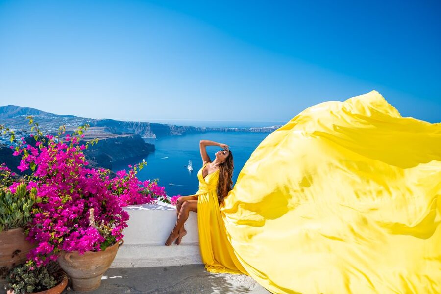 Santorini: Proffessional Flying Dress Photoshoot - Who will get the most from this session