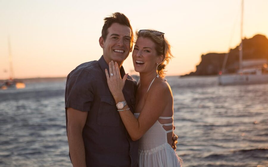 Santorini Proposal: A Luxury Photoshoot for Your Yes! Moment - Key points to know before you book
