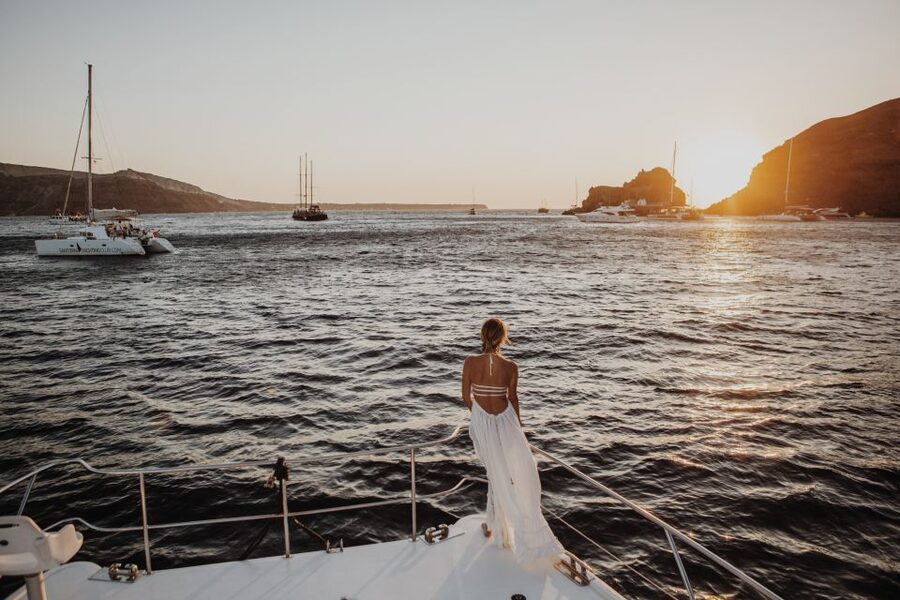 Santorini Proposal: A Luxury Photoshoot for Your Yes! Moment - Why a planned Santorini proposal helps