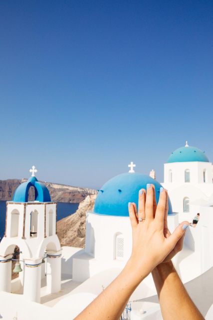 Santorini Proposal: A Luxury Photoshoot for Your Yes! Moment - The post-proposal portrait session