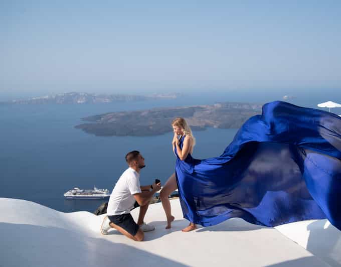 Santorini: Proposal Photoshoot l Private Entry to blue Dome - Starting near Fira, then heading to Oia