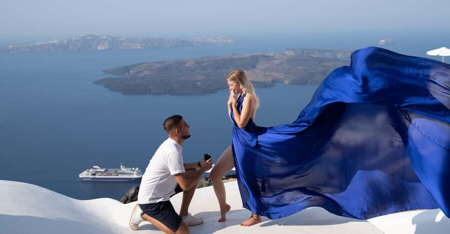 Santorini: Proposal Photoshoot l Private Entry to blue Dome - The blue dome and Oia backdrop
