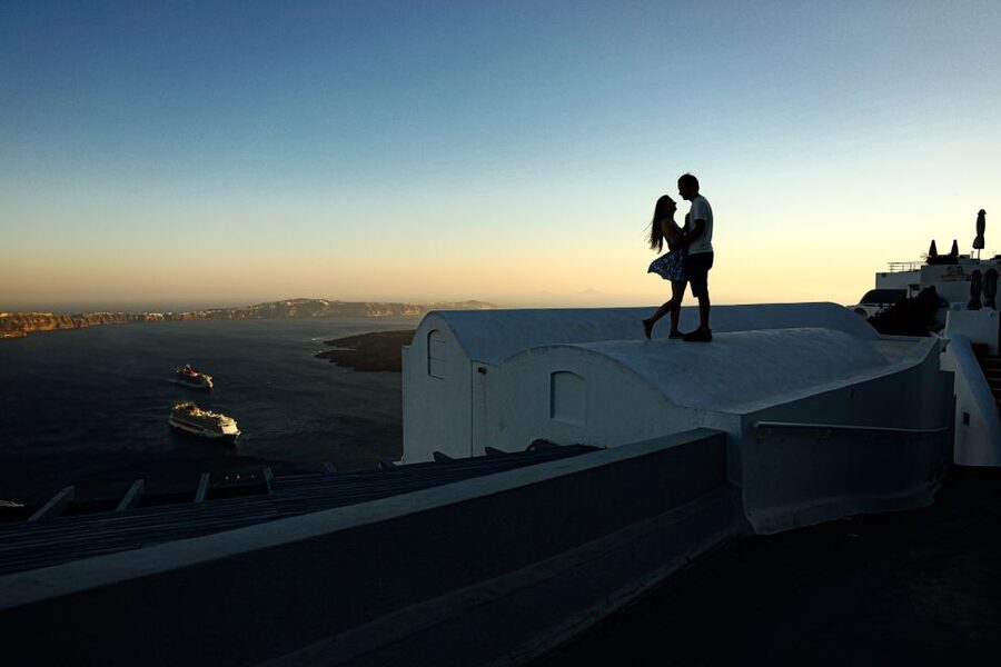 Santorini: Sunset Photo Shoot with a Personal Photographer - Key points at a glance