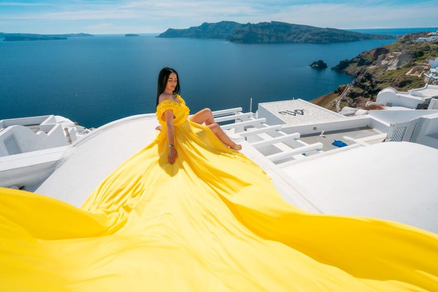 Santorini: Unique Flying Dress Photoshoot Experience - Booking details worth keeping in mind