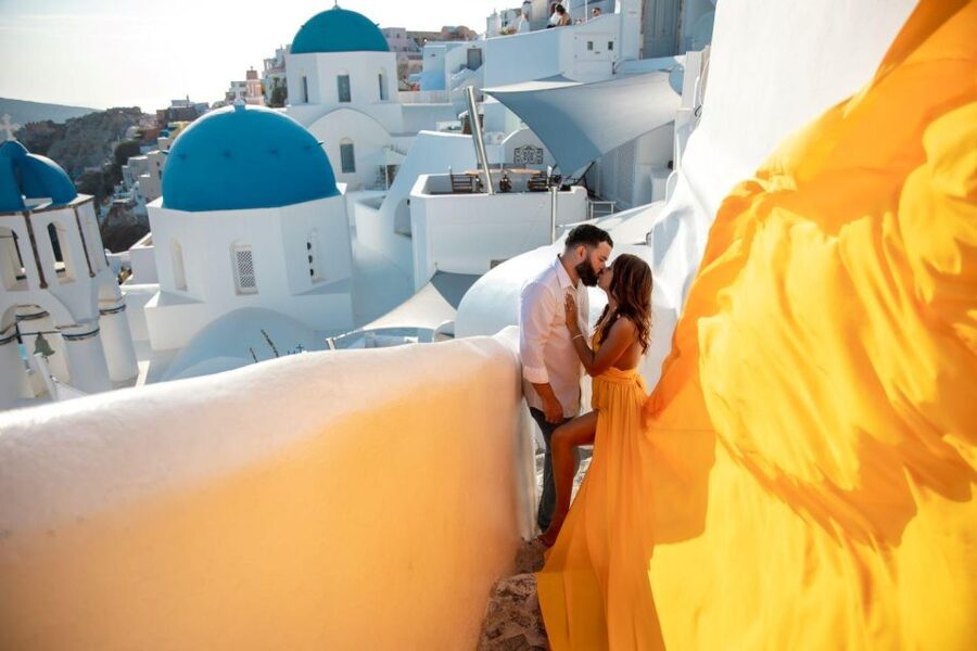 Santorini: Unique Flying Dress Photoshoot Experience - Timing, weather, and the busy village problem