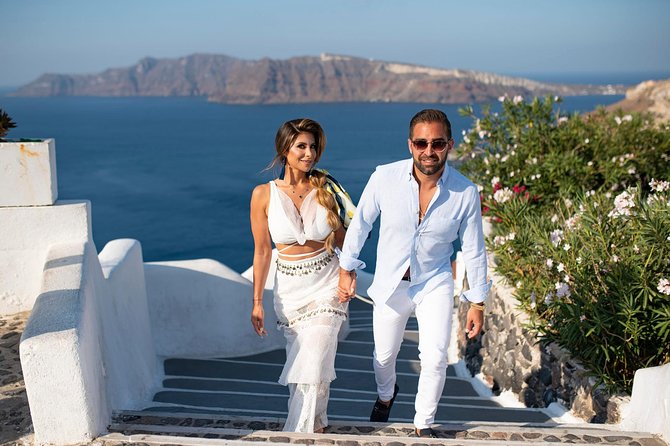 Santorini Walking Tour with a Personal Photographer - The photo delivery and what you actually receive