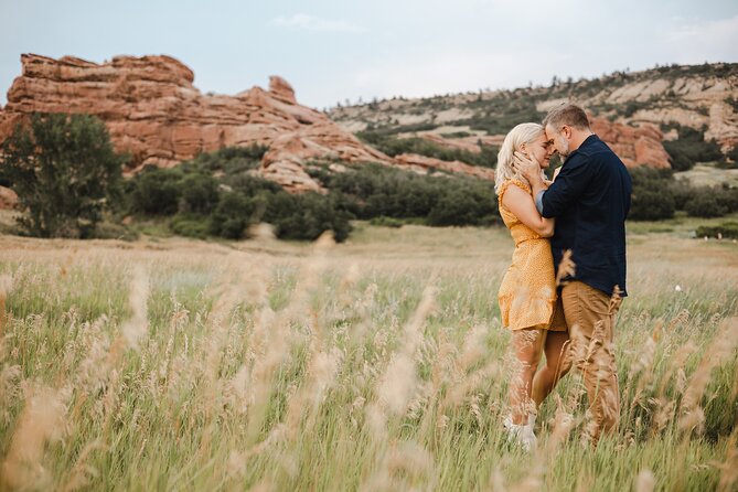 Scenic Photoshoot in Denver's Foothills - A good option for proposals and milestone trips