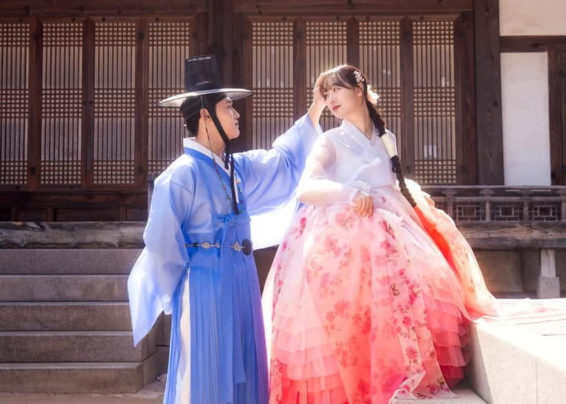 Seoul: Modern Hanbok Dress Photoshoot Gyeongbokgung Palace - What Mike adds beyond taking pictures