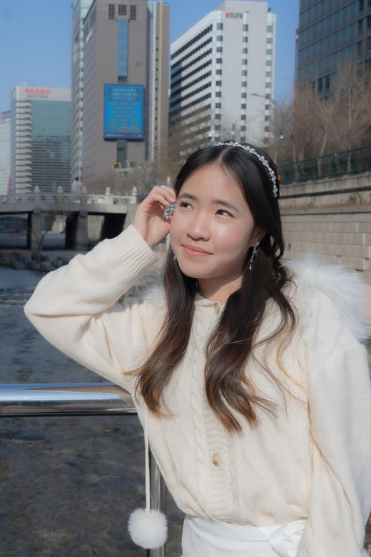 Seoul: Professional Photoshoot choose your location - Why this Seoul photoshoot works well for a holiday album