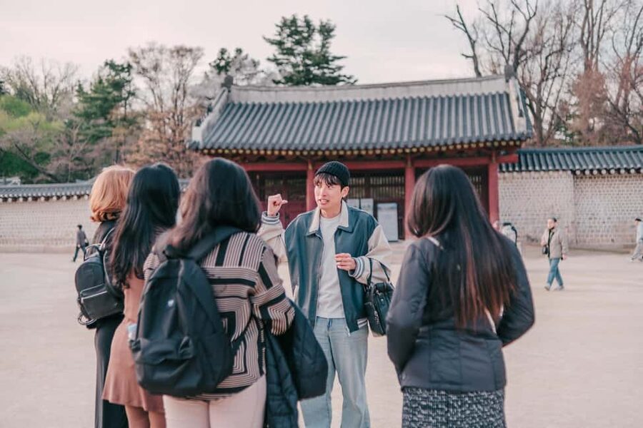 Seoul: Street Photoshoot and Hidden Gem History Walking Tour - Ikseon-dong’s hanok lanes and cafe streets